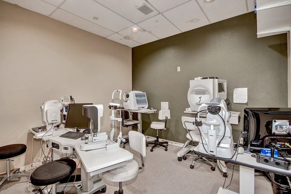 East Valley Medical Office Condo | For Lease: 604 W Warner Rd Bldg B, Chandler, AZ 85225